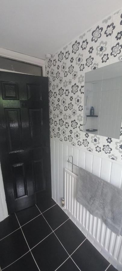 6-Min Walk To New Cross Parking Long Stay Discounts Wolverhampton Zewnętrze zdjęcie